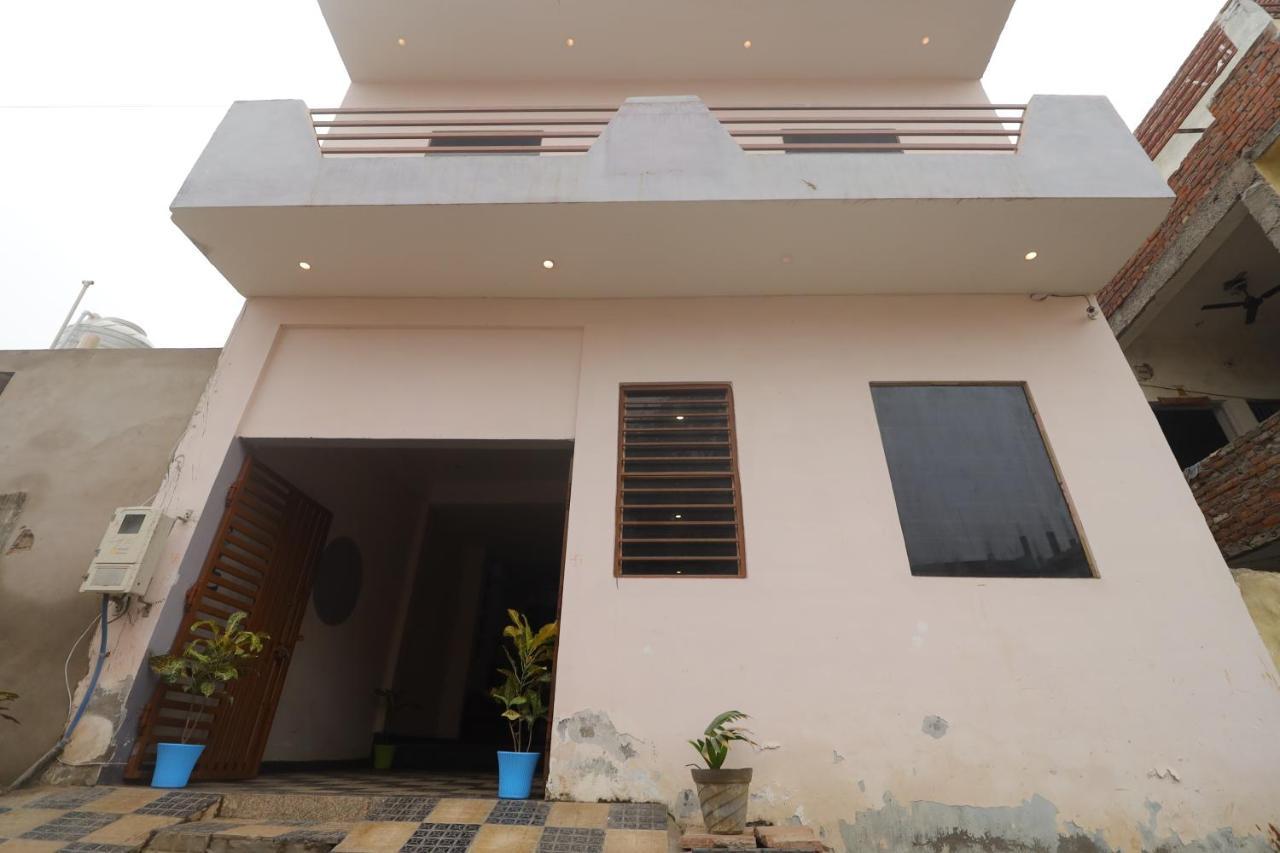 Awesome Home Stay Агра Екстер'єр фото